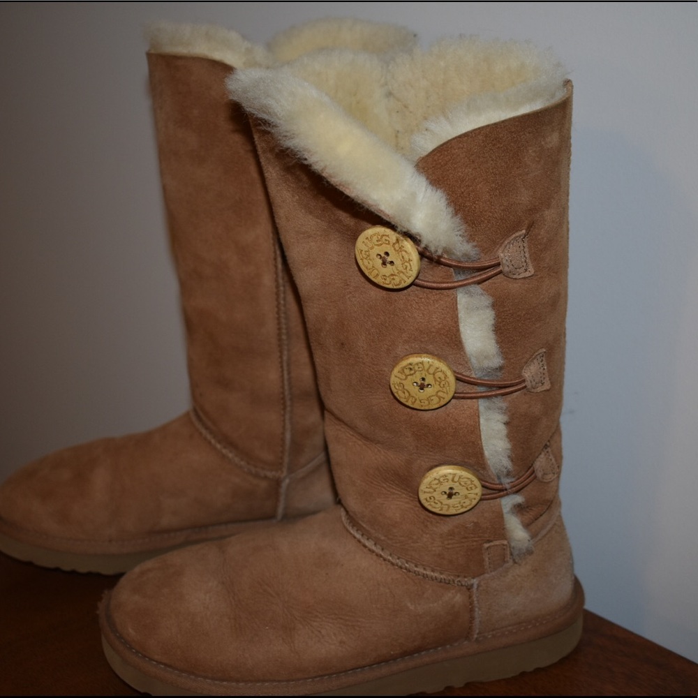 UGG Bailey Button Triplet Boot in Chestnut